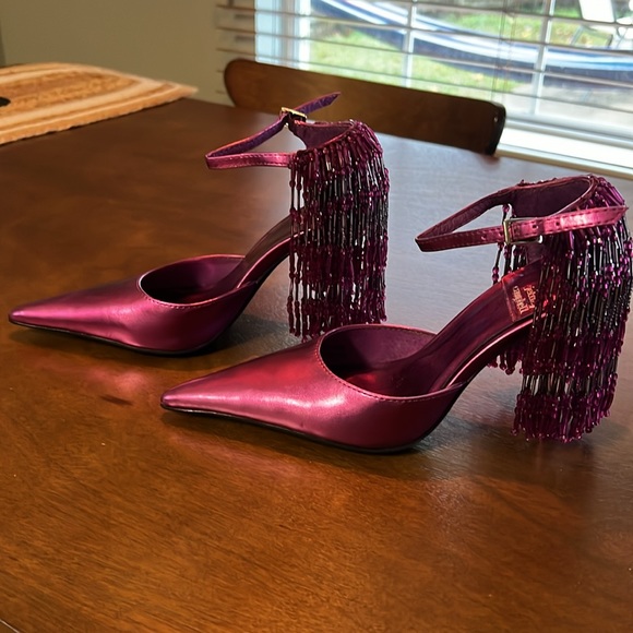 Fuschia Jeffrey Campbell show stop pump. Size 6. NWOT. Smoke and pet free home. - Picture 3 of 6